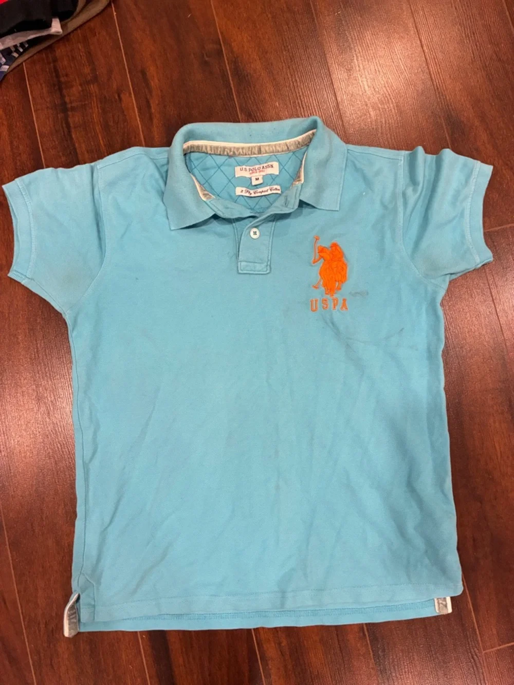Polo - Picture 1 of 2